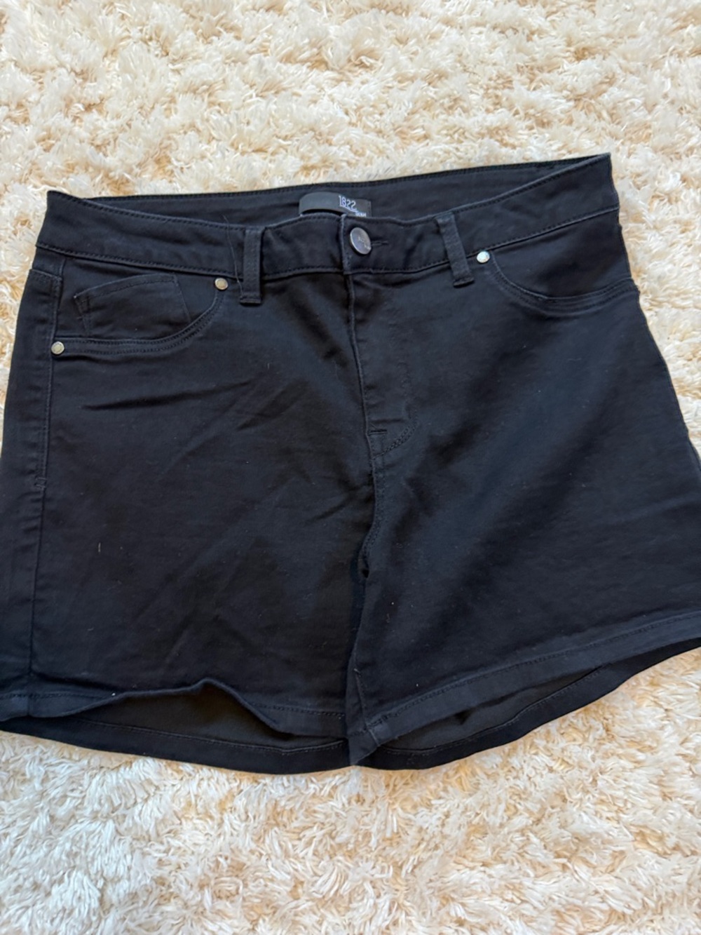 1822 Denim Black Mid-Rise Stretch Shorts Size 16
